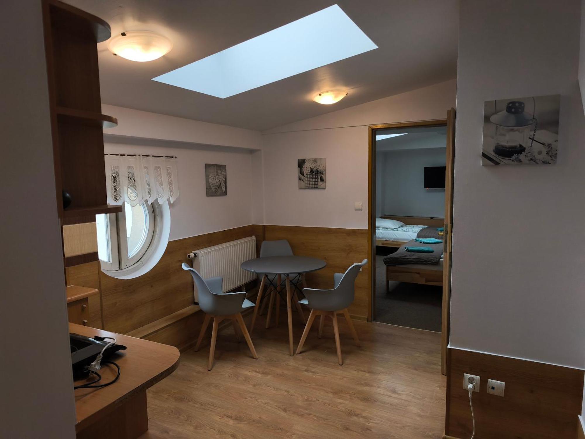 Pokoje Goscinne I Apartamenty Krupowki 19 Zakopane Extérieur photo
