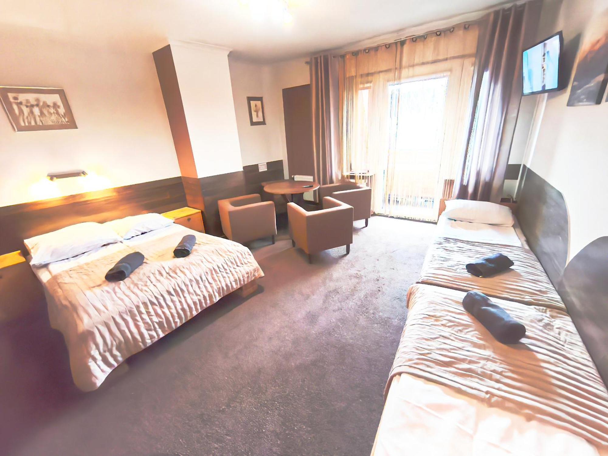 Pokoje Goscinne I Apartamenty Krupowki 19 Zakopane Extérieur photo