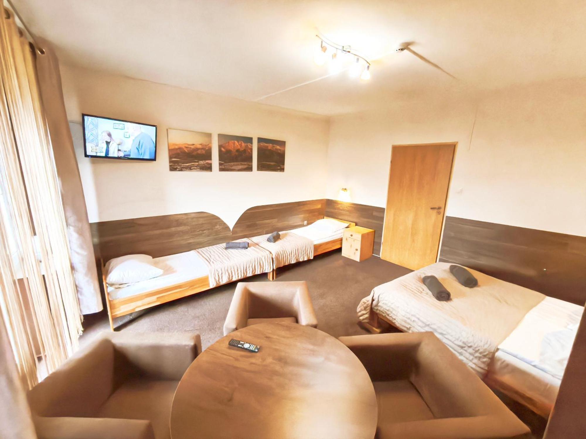 Pokoje Goscinne I Apartamenty Krupowki 19 Zakopane Extérieur photo
