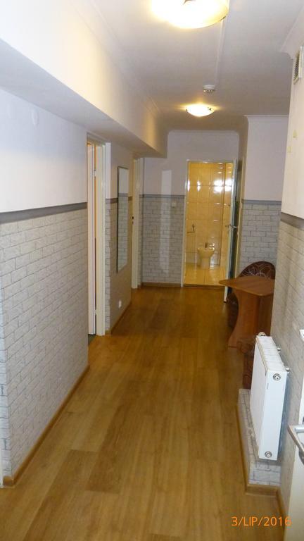 Pokoje Goscinne I Apartamenty Krupowki 19 Zakopane Extérieur photo