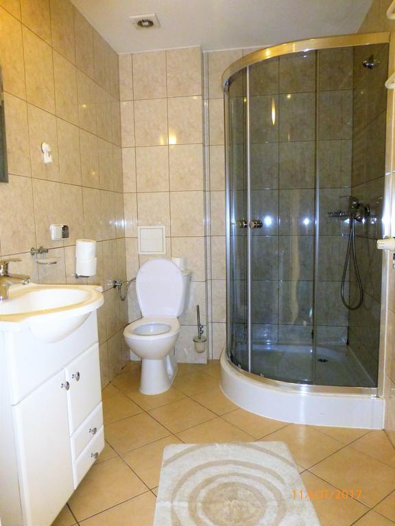 Pokoje Goscinne I Apartamenty Krupowki 19 Zakopane Extérieur photo