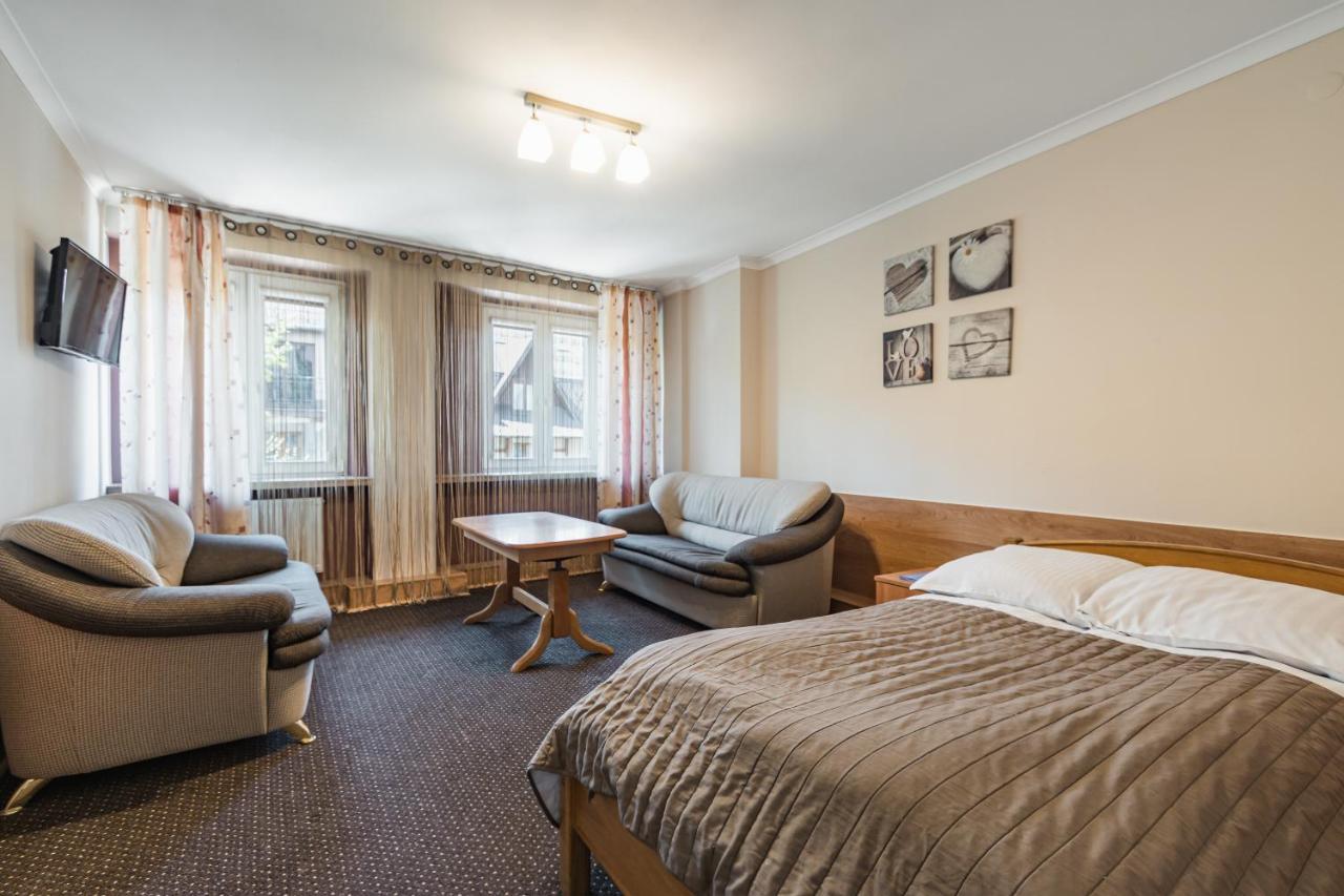 Pokoje Goscinne I Apartamenty Krupowki 19 Zakopane Extérieur photo