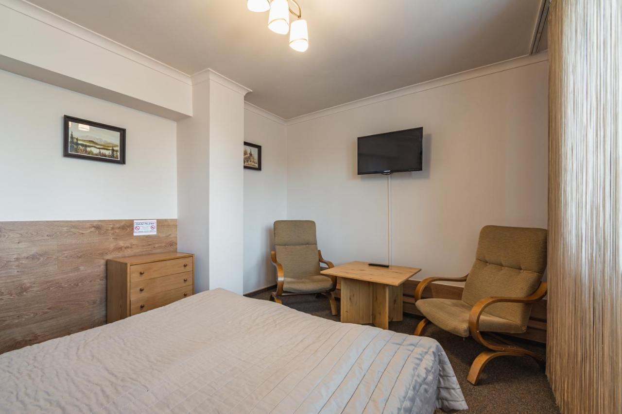 Pokoje Goscinne I Apartamenty Krupowki 19 Zakopane Extérieur photo